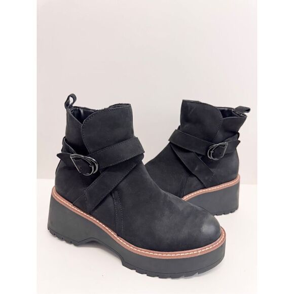 Blondo Boots Size 9.5 Black Leather Waterproof Block Heel Buckle Detail NEW - Picture 4 of 10